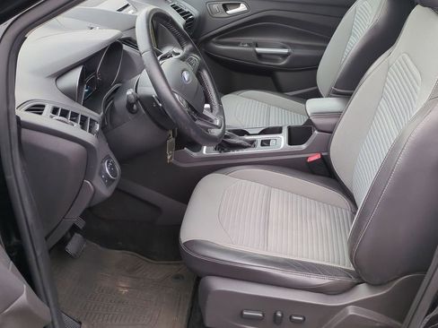 Used 2017 Ford Escape SE w/ Equipment Group 201A image 18