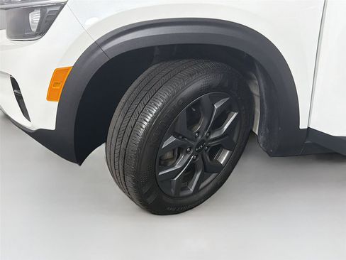 Used 2024 Kia Seltos LX AWD/4WD image 36