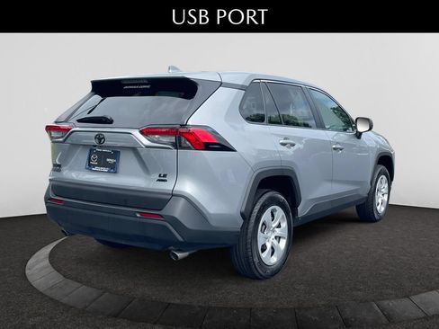Used 2025 Toyota RAV4 LE AWD/4WD image 5