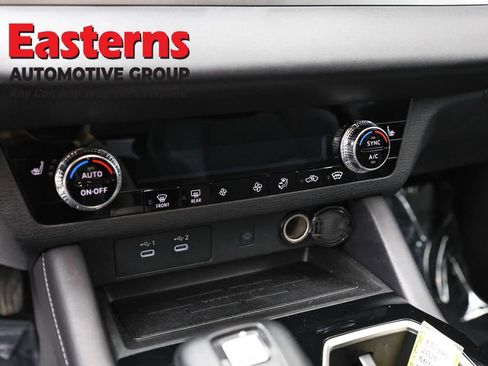 Used 2025 Mitsubishi Outlander SE AWD/4WD image 19