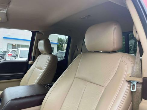Used 2018 Ford F150 Lariat w/ Equipment Group 502A Luxury AWD/4WD image 17