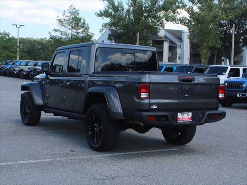 Certified 2025 Jeep Gladiator Sport AWD/4WD image 5