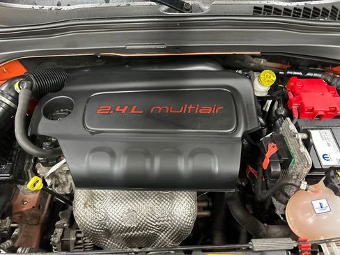 Certified 2021 Jeep Renegade Latitude w/ Convenience Group image 34