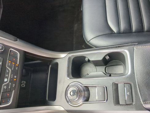 Used 2019 Ford Fusion SEL image 17