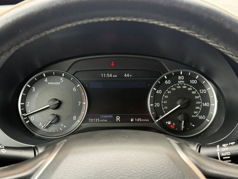 Used 2019 INFINITI QX50 Essential w/ Premium Heat Package image 32