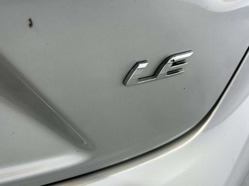Used 2025 Toyota Corolla LE FWD image 11