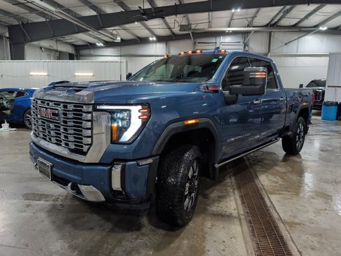 Used 2024 GMC Sierra 2500 Denali w/ Denali Reserve Package image 6