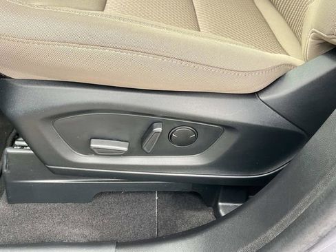 Used 2023 Ford Explorer XLT RWD image 33