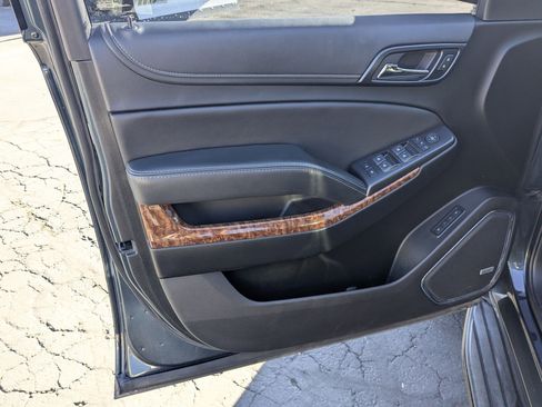 Used 2020 Chevrolet Tahoe Premier w/ 6.2L Performance Package image 12