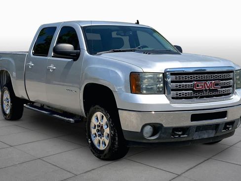 Used 2014 GMC Sierra 2500 SLT w/ Suspension Package, Off-Road AWD/4WD image 2