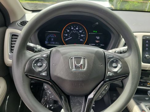 Used 2019 Honda HR-V EX image 8