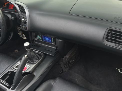 Used 2003 Honda S2000 image 18