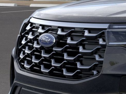 New 2026 Ford Explorer Platinum w/ LUX Leather Package AWD/4WD image 11