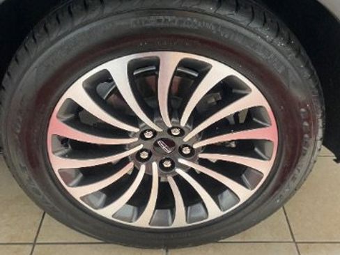 Used 2020 Lincoln Aviator Reserve w/ Elements Package Plus image 36