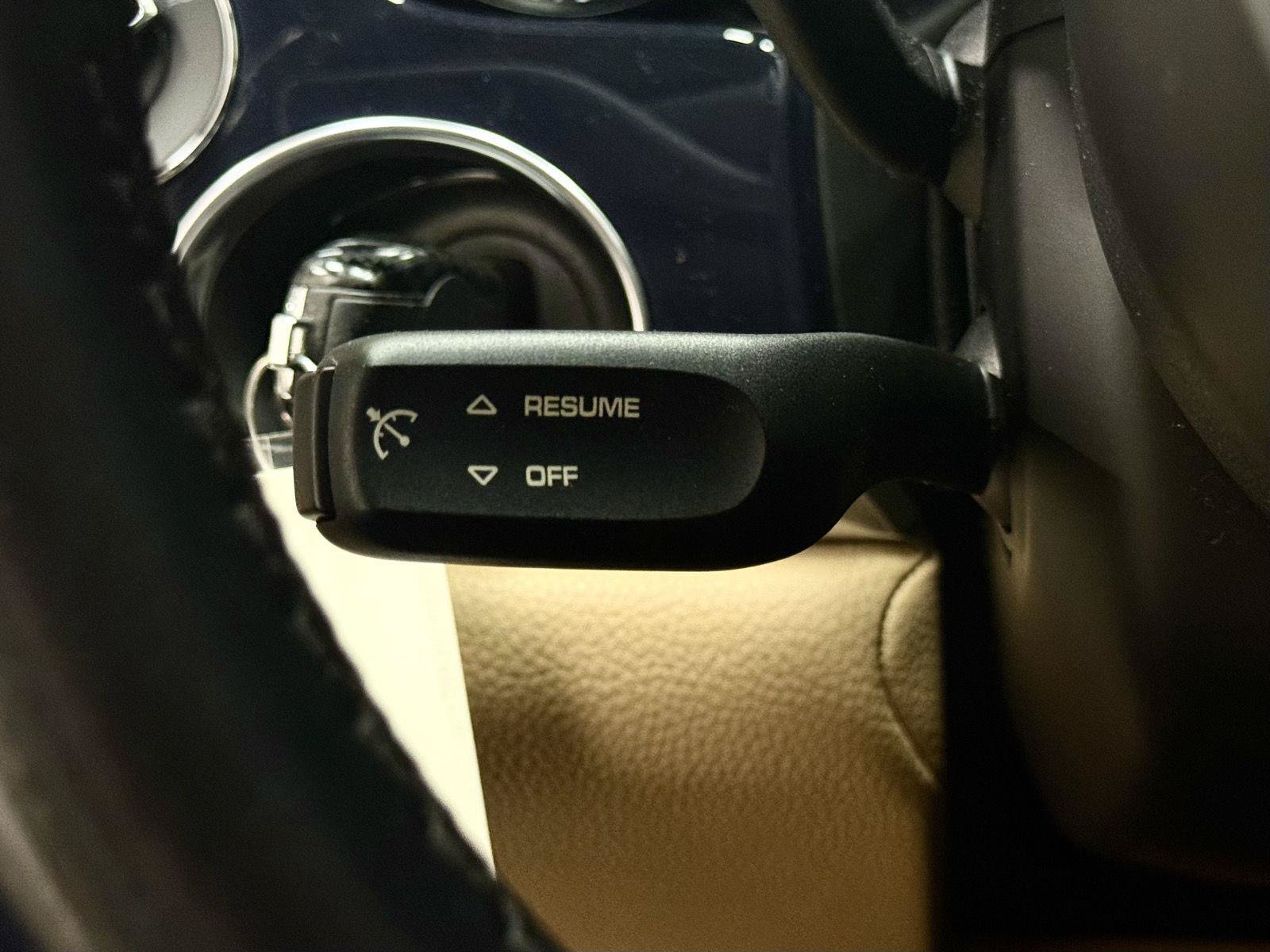 Used 2015 Porsche Panamera 4S AWD/4WD image 18