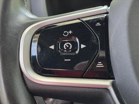 Used 2020 Volvo XC60 T5 R-Design w/ Protection Package Premier FWD image 10
