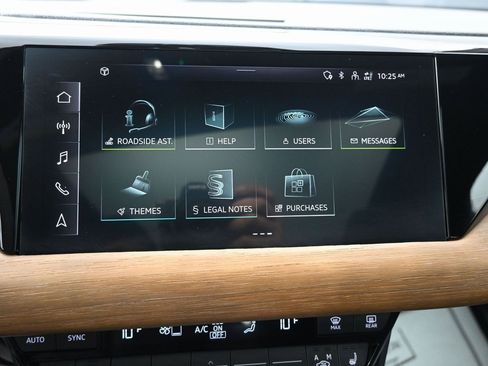 Used 2023 Audi e-tron GT Premium Plus image 15