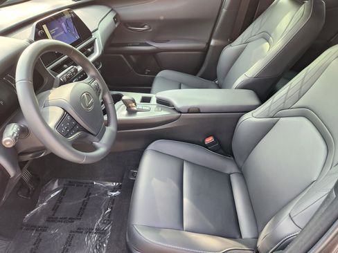 Used 2025 Lexus UX 300h FWD image 14