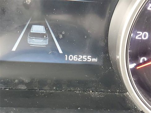 Used 2024 Kia Carnival LX image 20