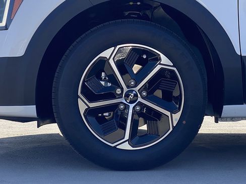 New 2026 Kia Niro LX FWD image 7