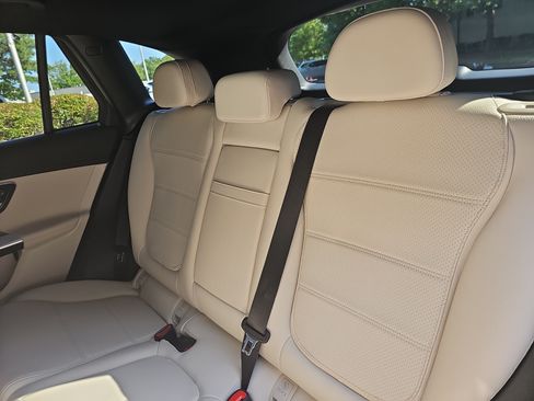 Used 2023 Mercedes-Benz GLC 300 4MATIC image 15