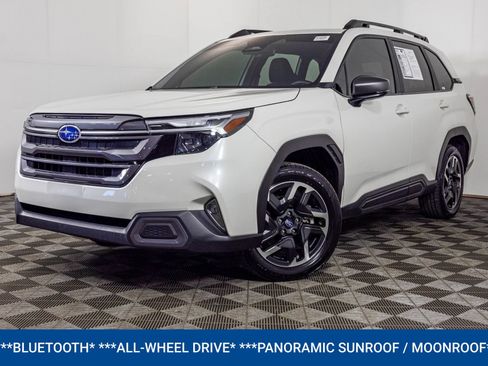 Used 2025 Subaru Forester Limited AWD/4WD image 2