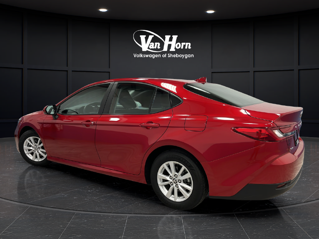 Used 2025 Toyota Camry LE FWD image 5