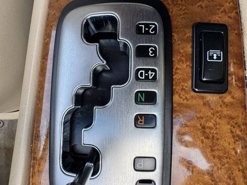 Used 2005 Lexus ES 330 FWD image 16