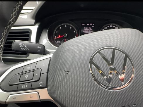 Used 2021 Volkswagen Atlas SE w/ Towing Package FWD image 42
