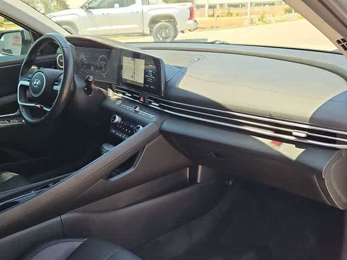 Used 2022 Hyundai Elantra Limited FWD image 20
