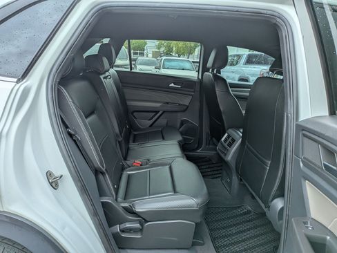 Used 2022 Volkswagen Atlas Cross Sport SE AWD/4WD image 27