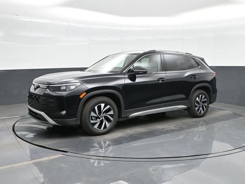 New 2026 Volkswagen Tiguan S FWD image 3