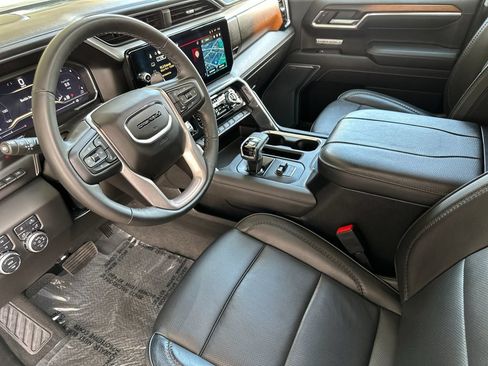 Used 2025 GMC Sierra 1500 Denali w/ Denali Reserve Package AWD/4WD image 9