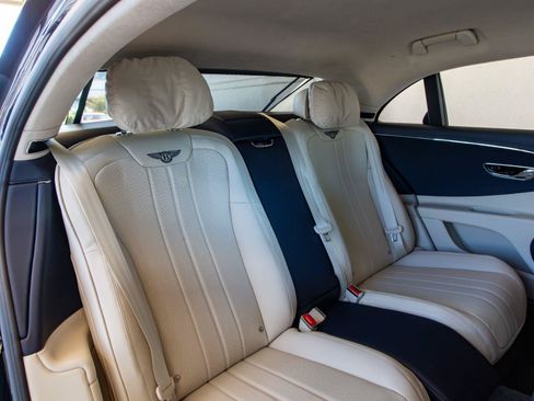 New 2026 Bentley Flying Spur V8 AWD/4WD image 29