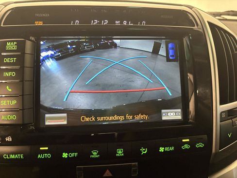 Used 2015 Toyota Land Cruiser AWD/4WD image 21