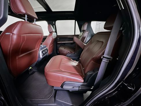 Used 2024 Ford Expedition Limited image 29