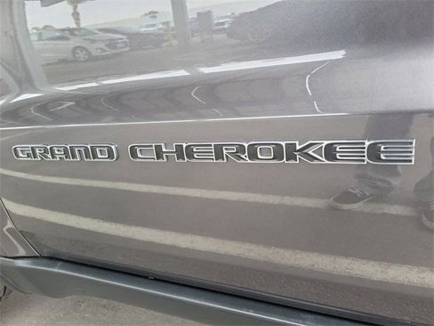 Used 2020 Jeep Grand Cherokee Laredo w/ Laredo X Package image 30