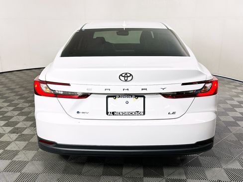 Used 2025 Toyota Camry LE image 4
