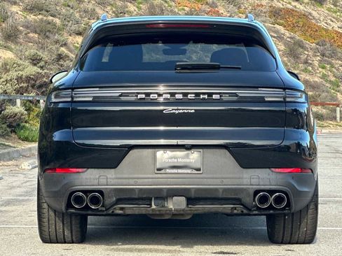 Used 2024 Porsche Cayenne E-Hybrid AWD/4WD image 8