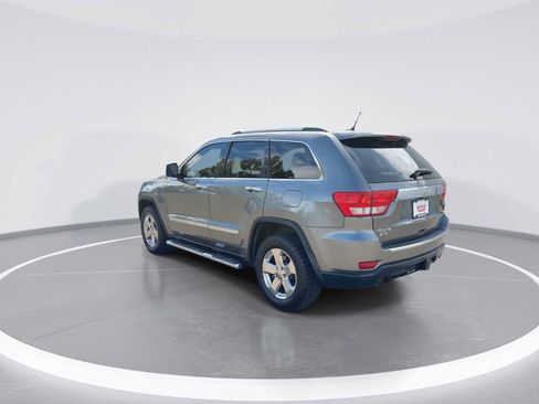 Used 2013 Jeep Grand Cherokee Overland w/ Advance Technology Group AWD/4WD image 6