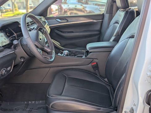 Used 2024 Jeep Grand Cherokee L Overland w/ Trailer Tow Package image 16