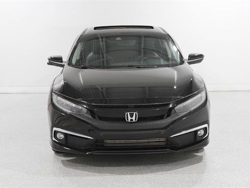Used 2019 Honda Civic Touring image 2