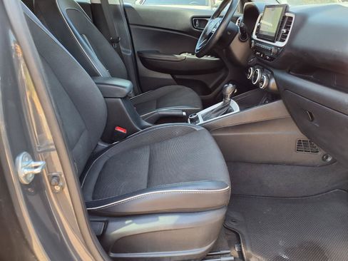 Certified 2023 Hyundai Venue Limited w/ Cargo Package FWD image 11