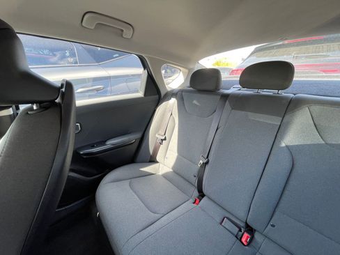 Used 2025 Kia K4 LXS image 42