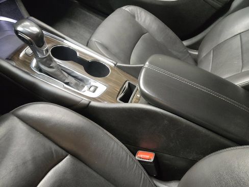 Used 2022 Chevrolet Malibu Premier FWD image 26
