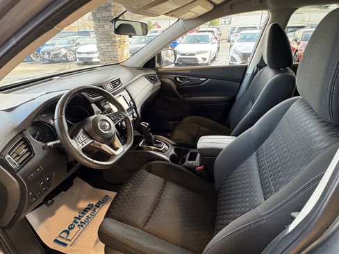 Used 2018 Nissan Rogue SV image 23