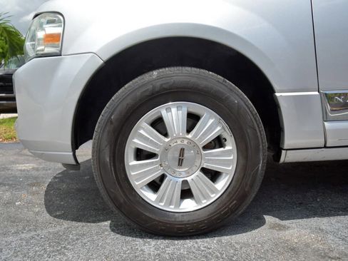 Used 2014 Lincoln Navigator 2WD image 12