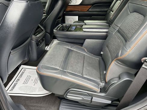 Certified 2022 Lincoln Navigator Black Label AWD/4WD image 17