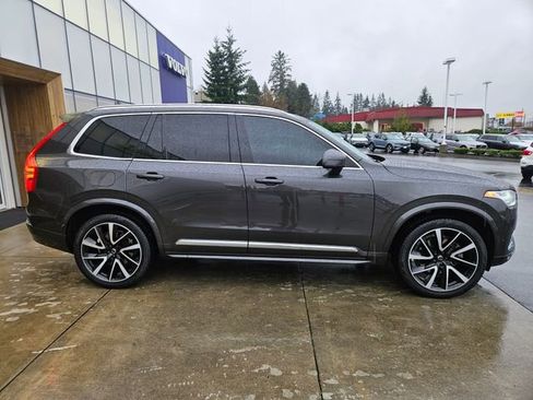 Used 2023 Volvo XC90 B5 Plus w/ Protection Package Premier image 4