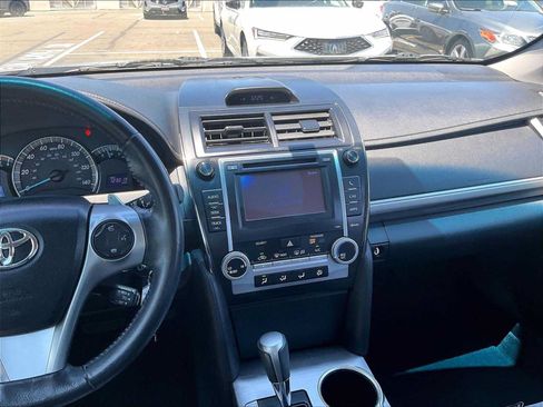 Used 2013 Toyota Camry SE FWD image 9